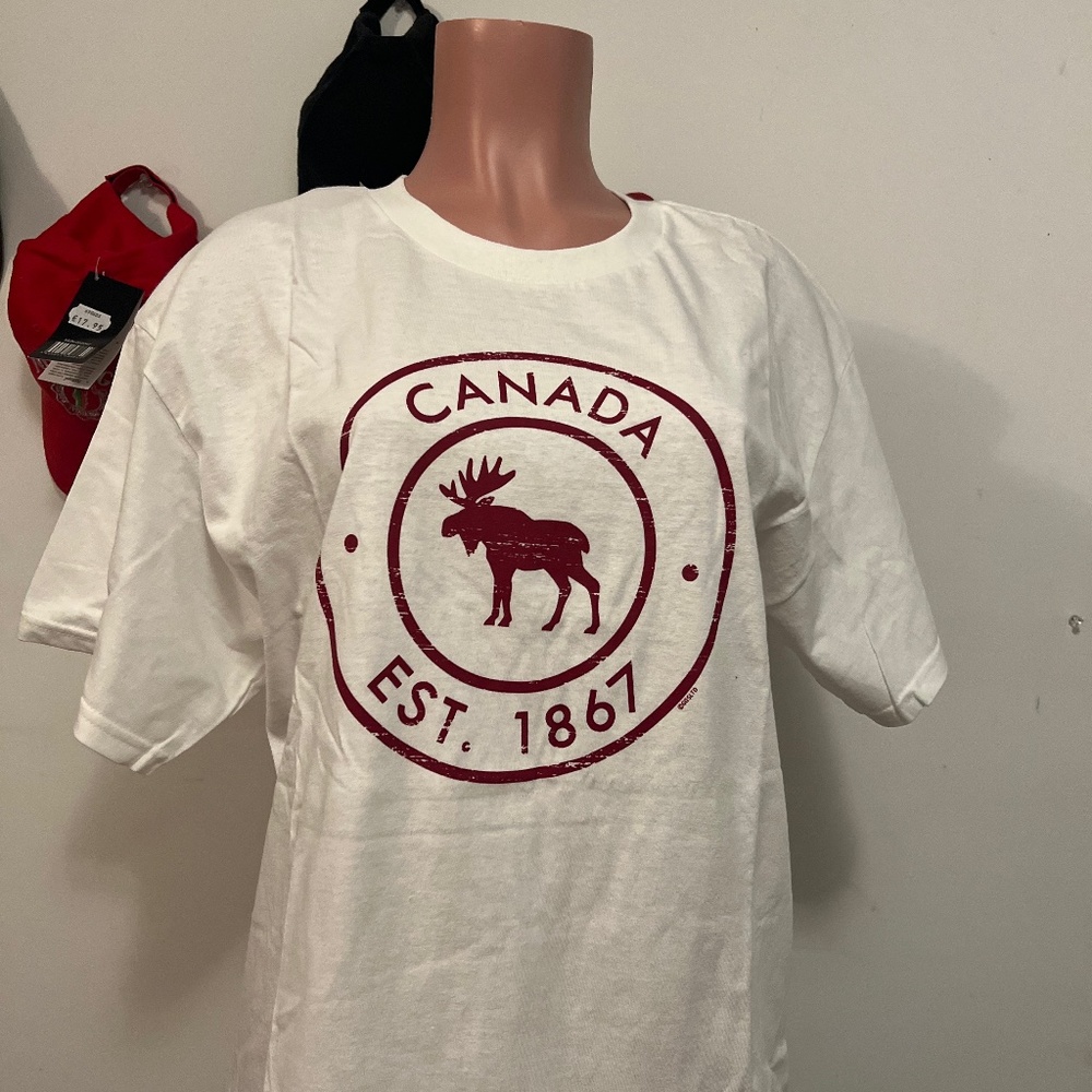 Canada Souvenir Tee shirt 🇨🇦